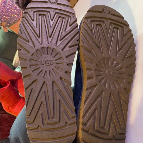 Ugg boots size 10 - Picture 3 of 3
